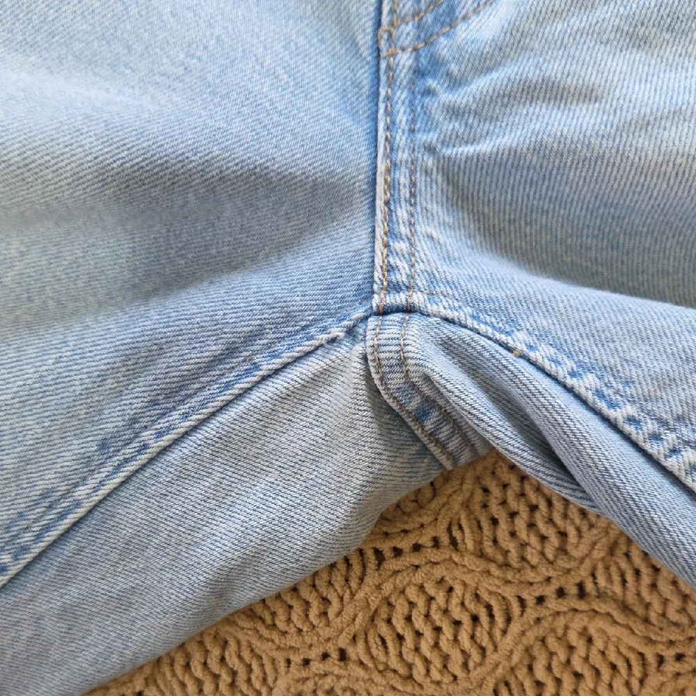 Levi's Premium Two-Tone Recrafted Baggy Dad Jeans - Size 28 - Picture 4 of 13
